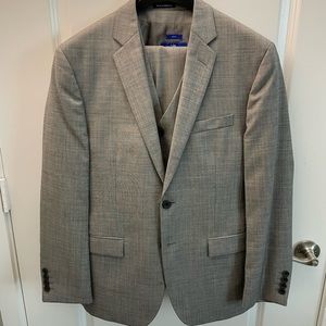 3 piece mens grey suit (used twice)